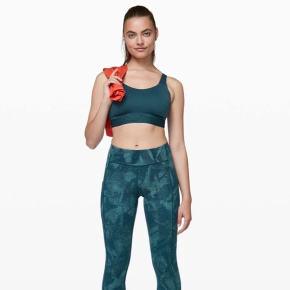 Lululemon Fine Form Marshmallow Bra Bermuda Teal (Size 36E)